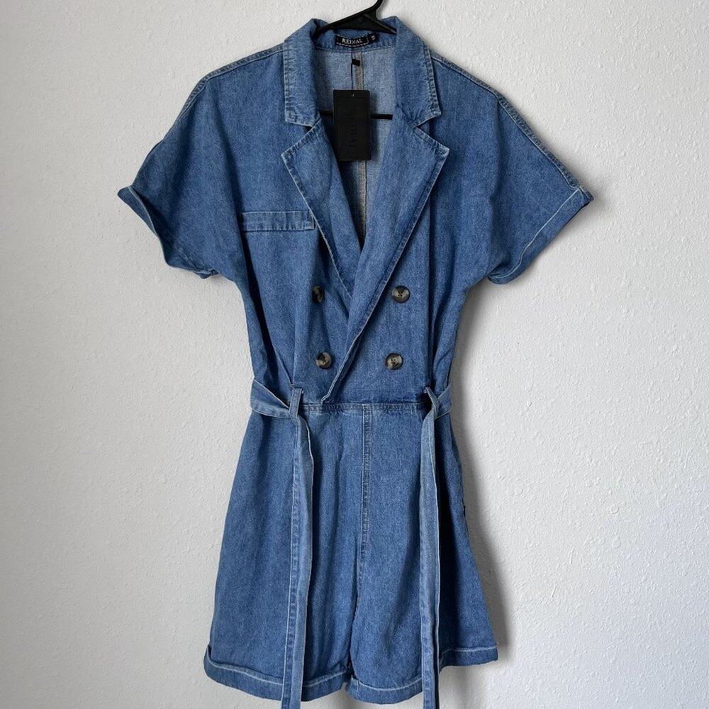 NWT Women's v-neck collared button detail belt waist oversized denim romper